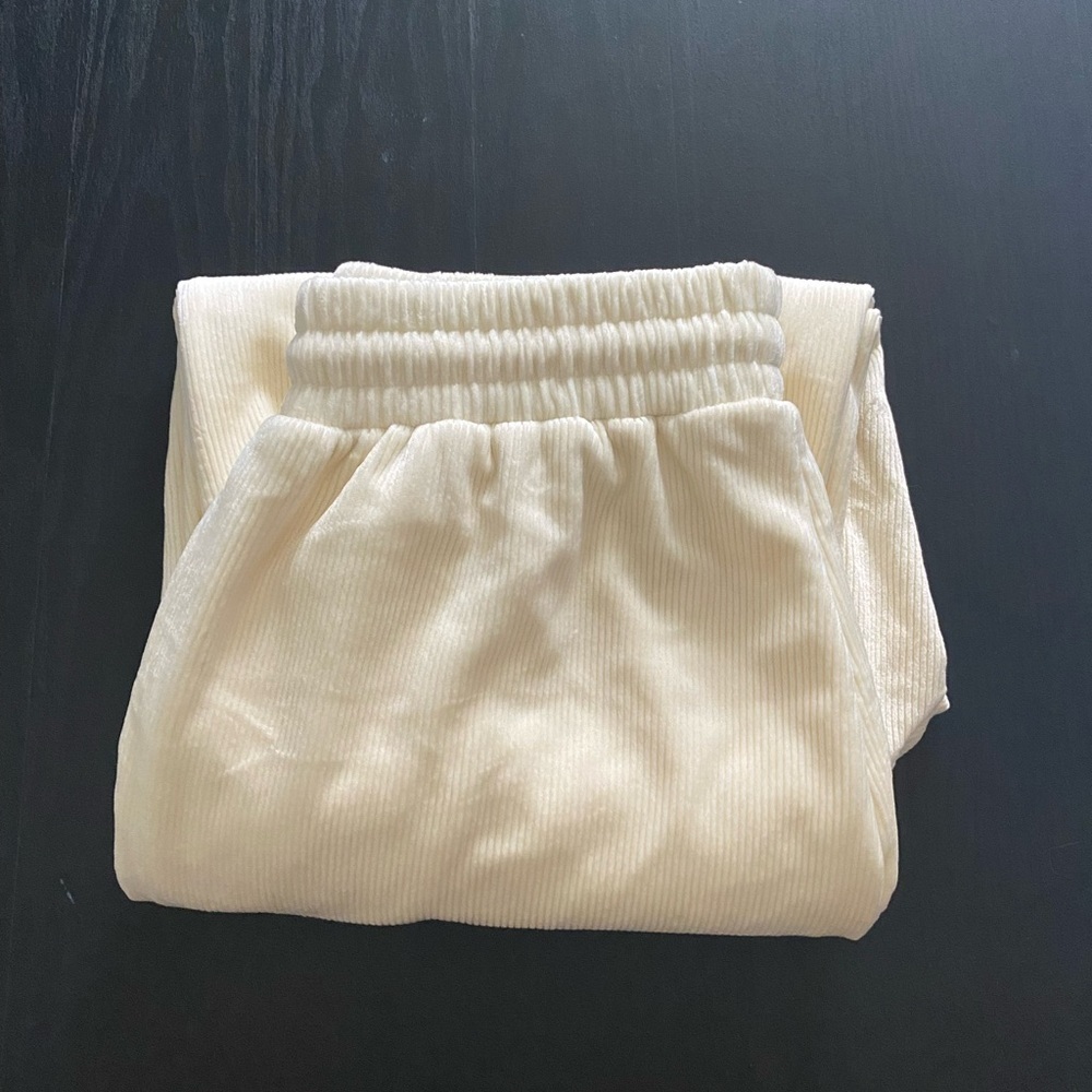 NWT-BOUTIQUE-GORGEOUS CREAM COLOR SWEAT PANTS-SIZE XL